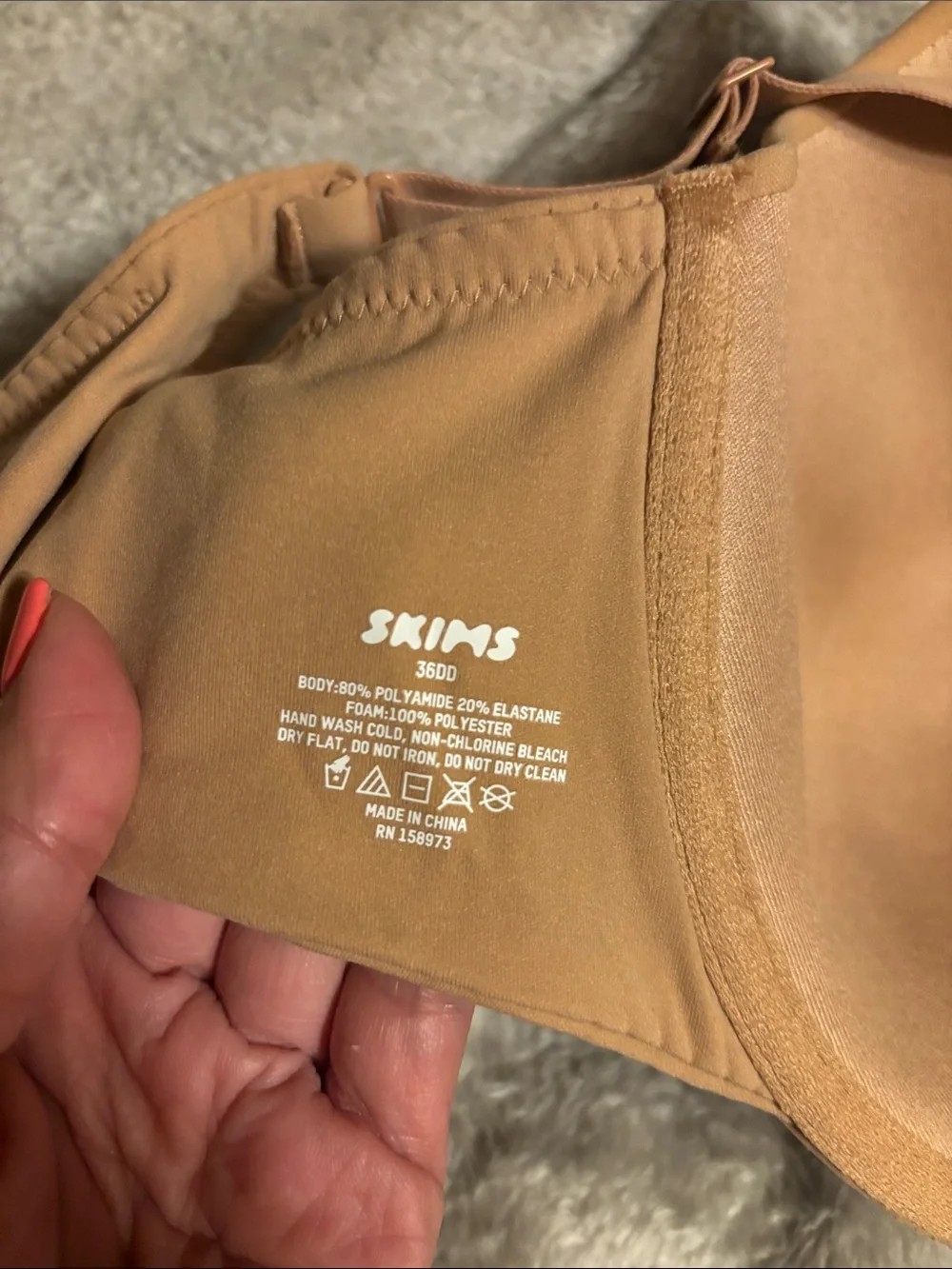 Skims Everyday T shirt bra - Picture 2 of 4